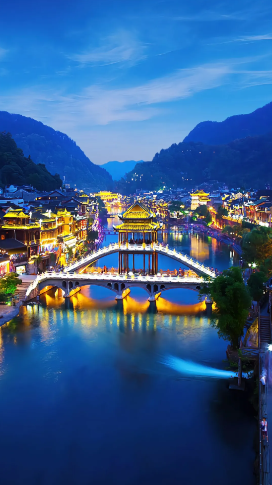 1770794834115785.png 凤凰古城3.png