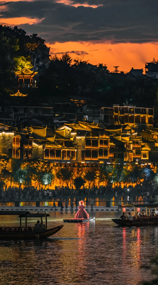 1770794921450887.png 凤凰古城14.png