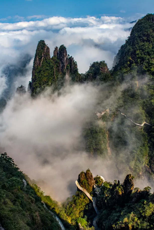 1770796252569912.png 莽山五指峰4.png