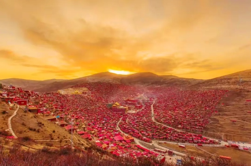 1772798646256254.jpg 色达法学院4_dh.jpg